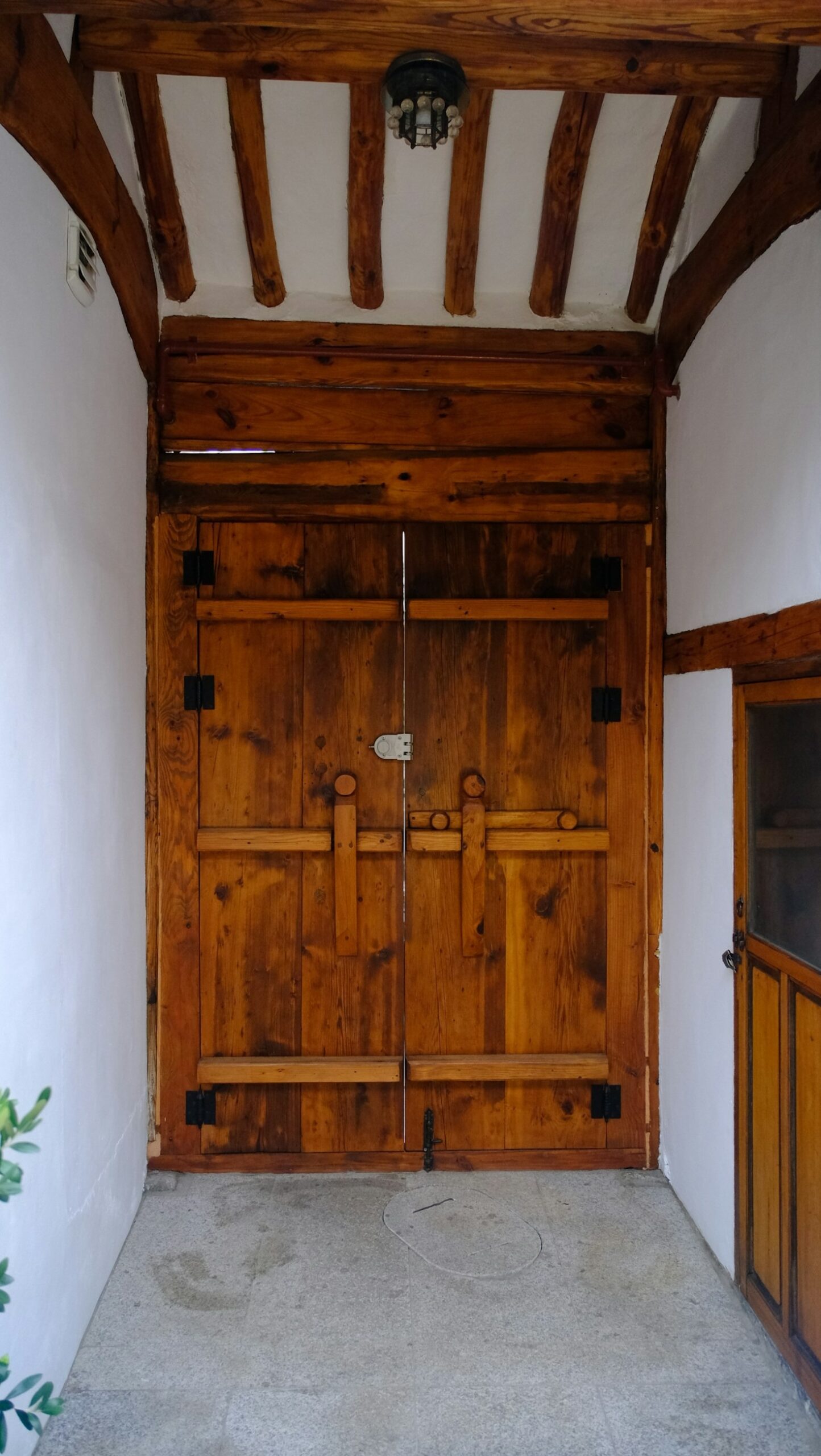 How to Maintain Your Commercial Doors Effectively